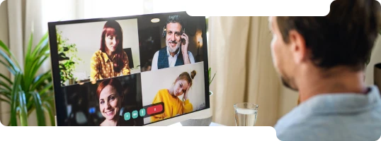 Dirigeant en visioconférence avec son expert-comptable pour un accompagnement professionnel à distance.